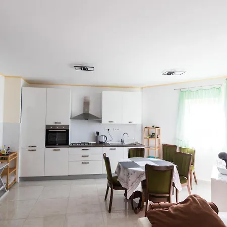Apartment Giani With Swimming Pool Opatija