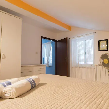 Giani With Swimming Pool Apartment Opatija