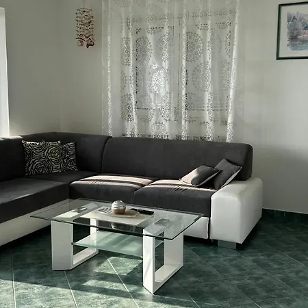 Giani With Swimming Pool Apartment *