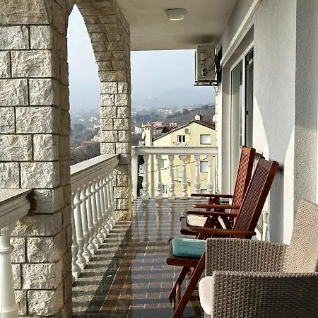 Apartment Giani With Swimming Pool