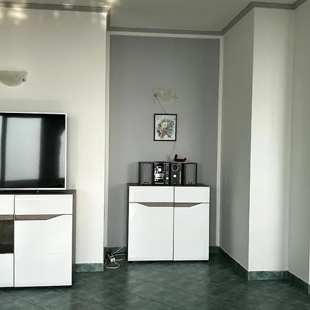 Apartment Giani With Swimming Pool *