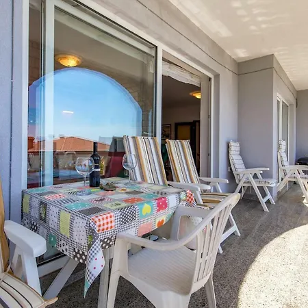 Giani With Swimming Pool Apartment Opatija