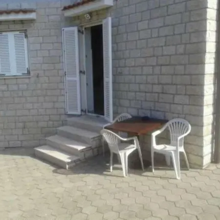 Giani With Swimming Pool Apartment