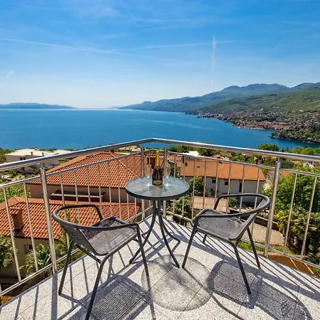 Giani With Swimming Pool Apartment Opatija