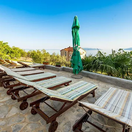 Giani With Swimming Pool Apartment