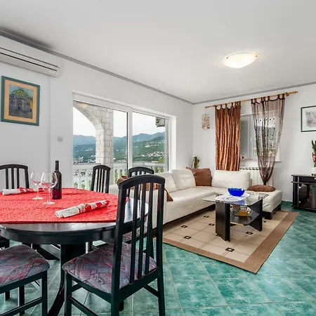 Apartment Giani With Swimming Pool *
